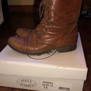 Steve Madden Lace up combat boots